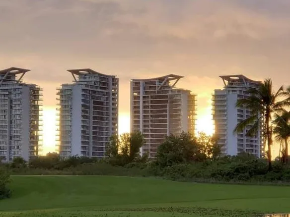 “Be Towers Puerto Cancún amenidades resort albercas spa cine”