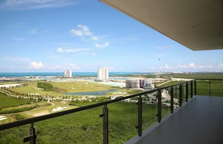 “Departamento amplio en Be Towers con vista al mar y campo de golf”