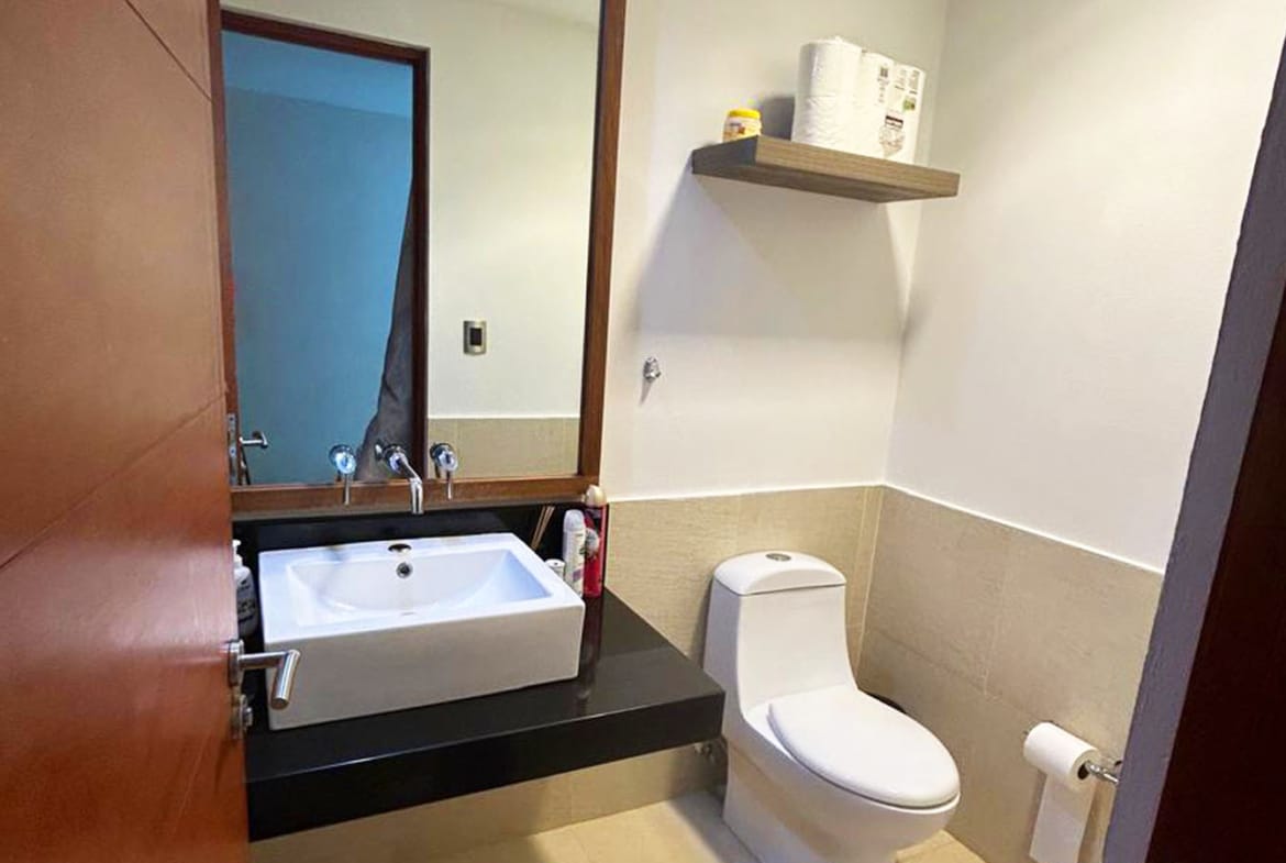 renta departamento amueblado maioris puerto cancun 183m2 2 recamaras 3.5 banos cuarto de servicio piso 11 vista golf marina.