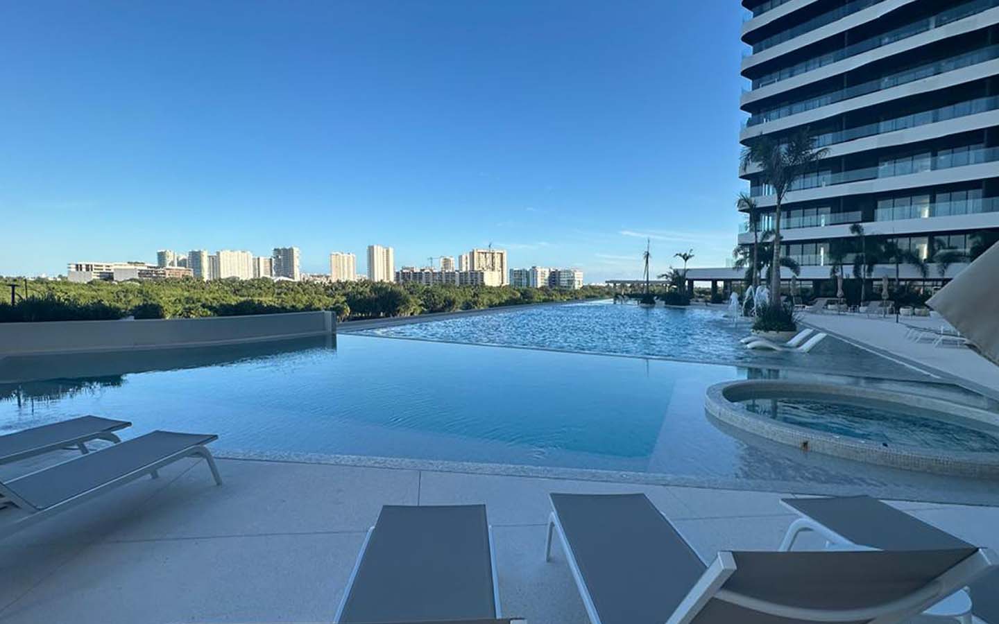 woha-departamento-renta-puerto-cancun-amenidades-alberca(1)