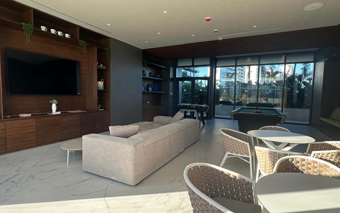 woha-departamento-renta-puerto-cancun-sports-bar