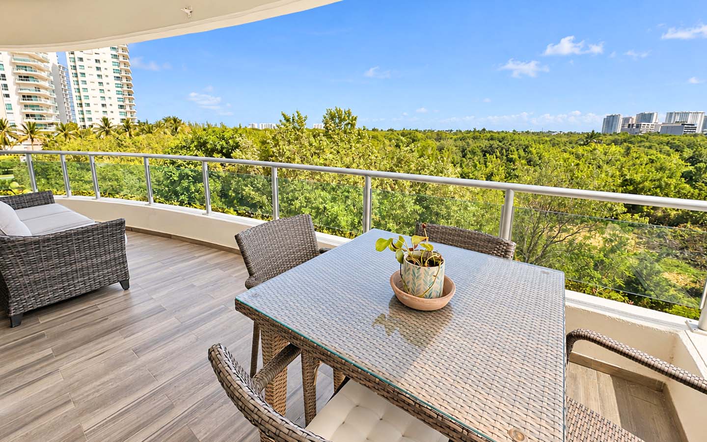 Departamento amueblado en renta en Isola, Puerto Cancún